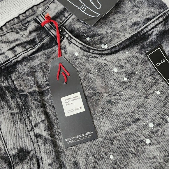 Big & Tall Men’s Distressed Ice Black Shorts. Skinny Fit - Picture 7 of 10